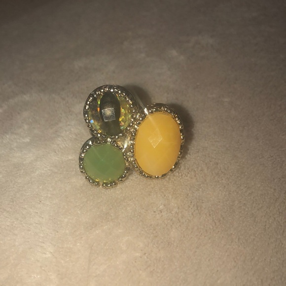 🌸2/$30🌸Wild crystal party ring - Picture 1 of 4